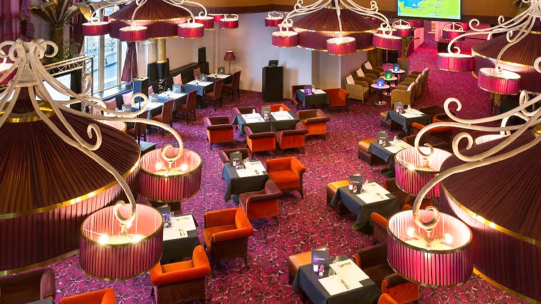 Stylowo zaaranżowane wnętrze restauracji w Łódź